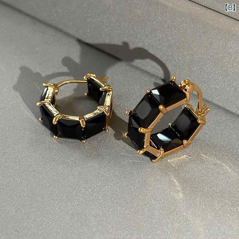 暮らしのお手伝いのピアス レディース ゴールド ジルコニア フープピアス アクセサリー 小ぶり 高級感 きらきら 輝く おしゃれ かわいい 人気 華奢 繊細 上品 エレガント 耳飾り 普段使い デイリー 通勤 オフィス お呼ばれ パーティー 結婚式 二次会 謝恩会 発表会｜アングル2