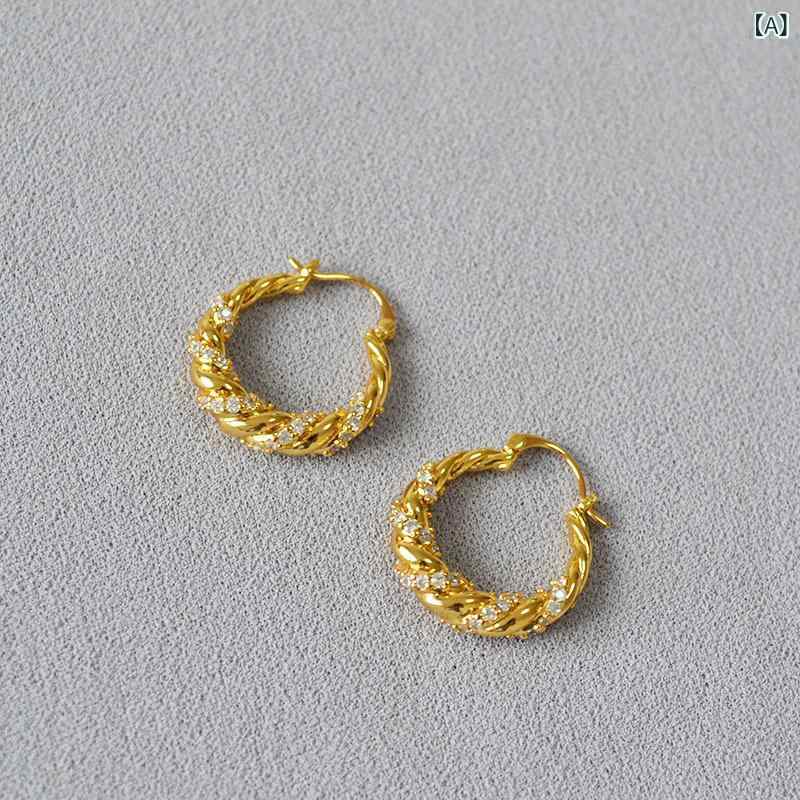 ピアス レディース アクセサリー ジュエリー 耳飾り 両耳 フープ リング 円形 デザイン ツイスト 捻り 縄目 スパイラル 幾何学模様 ジルコニア キラキラ 輝き 高見え おしゃれ かわいい 大人っぽい シンプル フェミニン エレガント モード クラシ