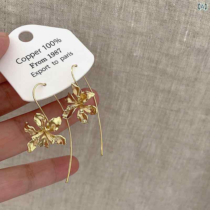 ピアス レディース レトロ 宮廷風 アイリス 花柄 金属製 フックピアス 軽奢 エレガント 個性派 おしゃれ 上品 合わせやすい イヤリング アクセサリー ゴールド系 軽量 普段使い 通勤用 パーティー デート 旅行 記念日 ギフト デザイン性 繊細 上