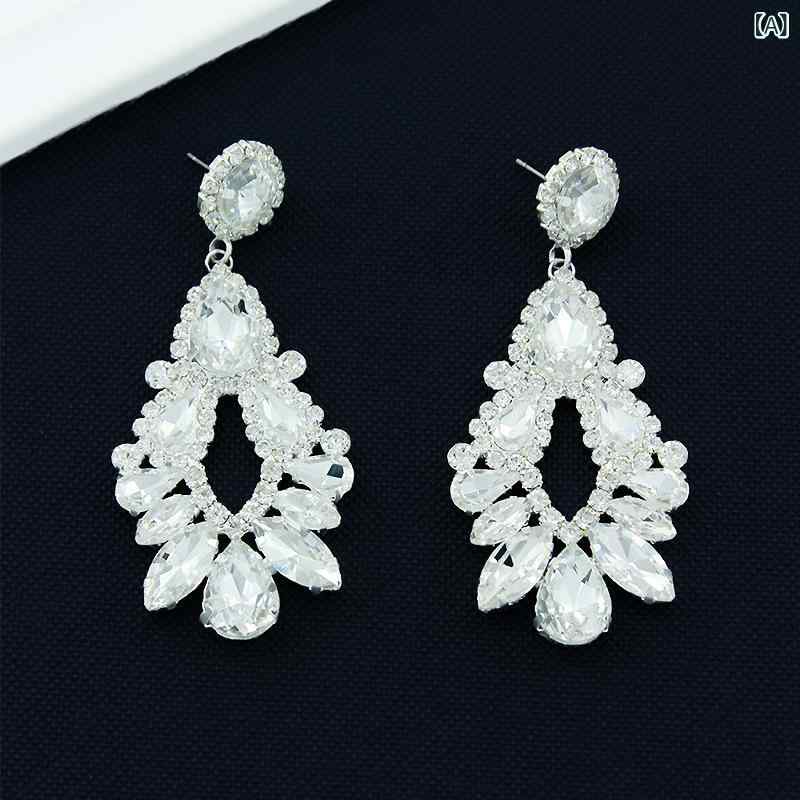 ピアス レディース アクセサリー ジュエリー 耳飾り 揺れる ビジュー 垂れ下がり 大ぶり キラキラ ジルコニア ストーン ゴージャス おしゃれ かわいい 欧米風 インスタ映え 高級感 きれいめ 上品 華やか パーティー 結婚式 二次会 お呼ばれ ギフト