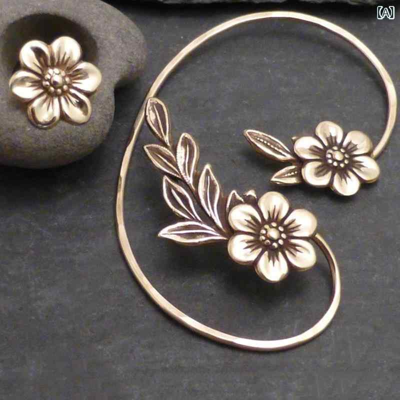 イヤーカフ レディース 耳掛け式ピアス 植物 花モチーフ アクセサリー かわいい 個性派 エルフ風 ジュエリー 耳骨挟み イヤー飾り 妖精風 おしゃれ きれいめ カジュアル プレゼント 華奢 シルバー ゴールド 高見え 繊細 デイリー パーティー イベン