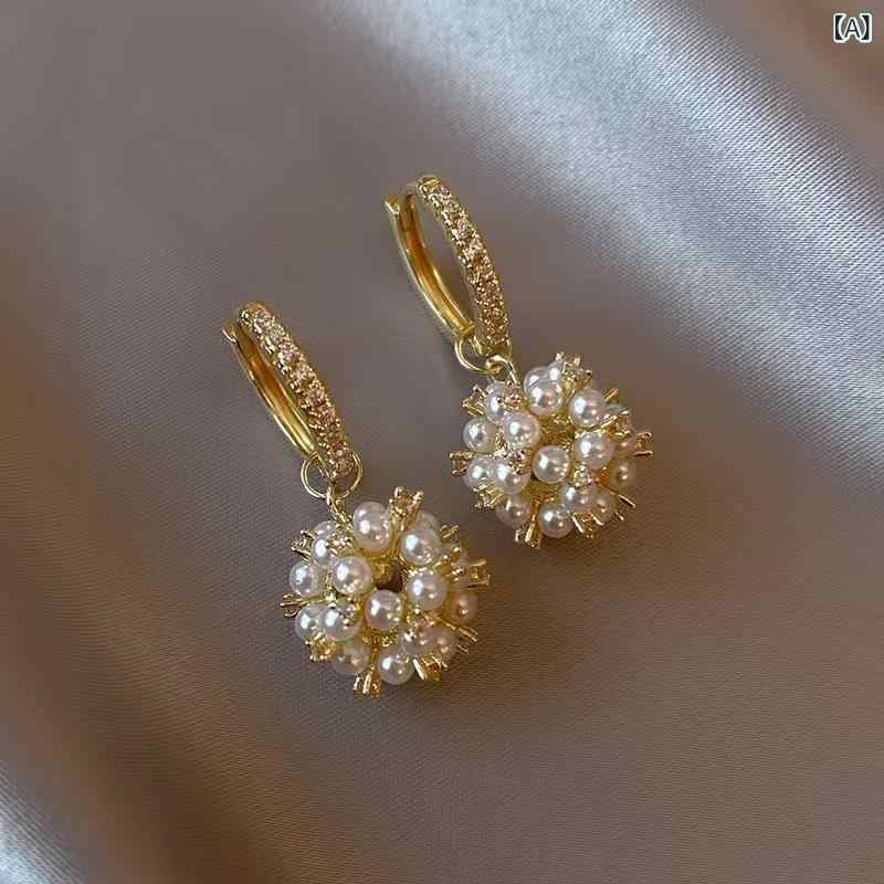 ピアス レディース パール ジルコニア フープピアス 小ぶり 個性的 高級感 上品 おしゃれ 耳飾り アクセサリー 揺れる ジュエリー 大人かわいい スタイリング パーティー デート デイリー 通勤用 通学用 贈り物 プレゼント 人気 デザイン 高見え