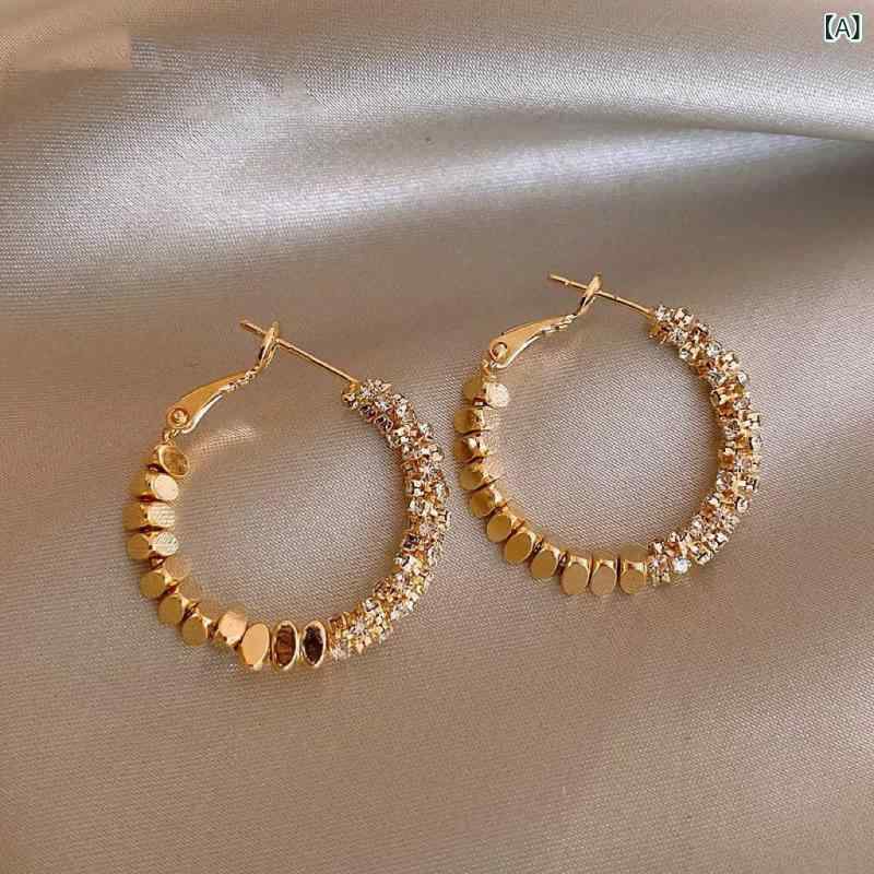 ピアス レディース シルバー925 蝶モチーフ パール 大人かわいい アクセサリー 耳飾り 高級感 ゴールドカラー 揺れるデザイン 華奢 きれいめ カジュアル オフィス 上品 おしゃれ 贈り物 ギフト デイリー使い パーティー 結婚式 お呼ばれ 二次会
