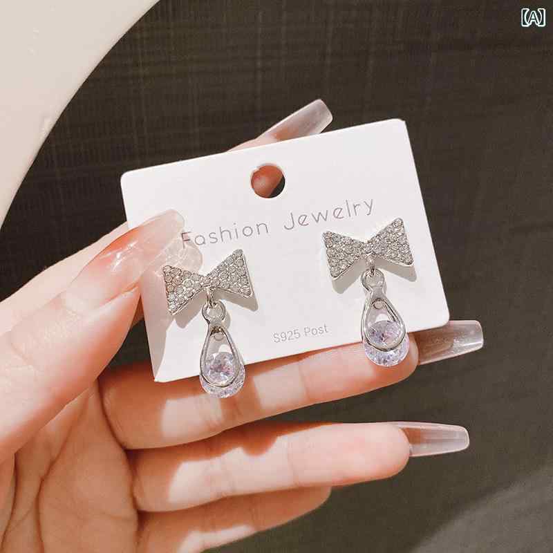 ピアス レディース シルバー925針 ジルコニア クリスタル ビジュー 蝶々結び リボン モチーフ スタッド スタッドピアス アクセサリー ジュエリー 耳飾り 揺れる 上品 エレガント 大人かわいい おしゃれ シンプル きれいめ フォーマル パーティー