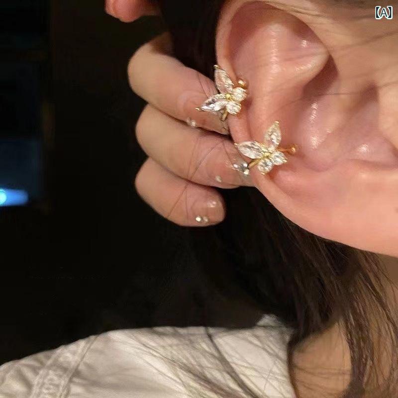 イヤリング レディース 蝶々 ノンホールピアス 耳飾り イヤーカフ クリップ式 シルバー ゴールド 小ぶり 小さめ 個性的 おしゃれ 上品 高級感 華奢 シンプル 普段使い 記念日 デート 大人かわいい アクセサリー 痛くない 落ちにくい 耳骨 軟骨 ジュ