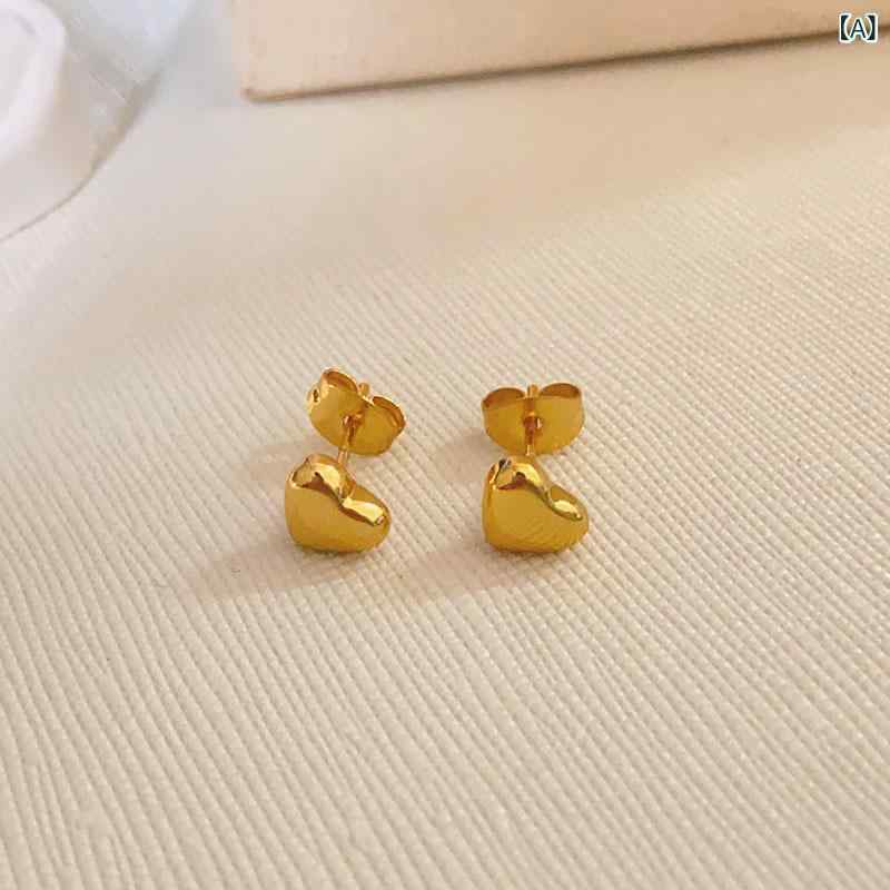 ピアス レディース シンプル ゴールド 立体 ハート 金属アレルギー対応 医療用ステンレス サージカルステンレス ミニ 小さめ 華奢 きれいめ カジュアル デイリー 通勤 通学 学生 普段使い アクセサリー 耳飾り スタッドピアス キャッチ付き 痛くない