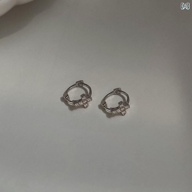 ピアス レディース アクセサリー フープピアス 両耳用 ゴールド シルバー 小ぶり シンプル 十字架 モチーフ スタッドピアス クール レトロ アンティーク調 おしゃれ かわいい 韓国風 インスタ映え 通勤 通学 デイリー使い 上品 高級感 繊細 ミニマ