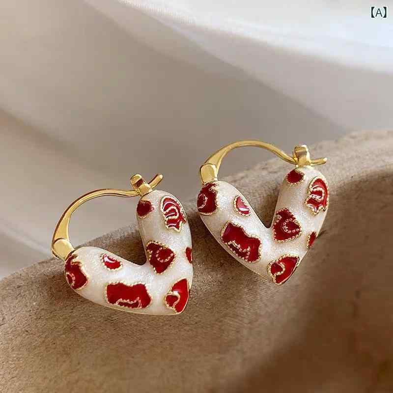ピアス レディース アクセサリー 赤色 ハート柄 滴油加工 レトロ 小ぶり かわいい 小さめ フープピアス スイート系 大人かわいい 耳飾り おしゃれ 上品 普段使い カジュアル ジュエリー 金属アレルギー対応 ギフト 記念日 誕生日 プレゼント 高級感