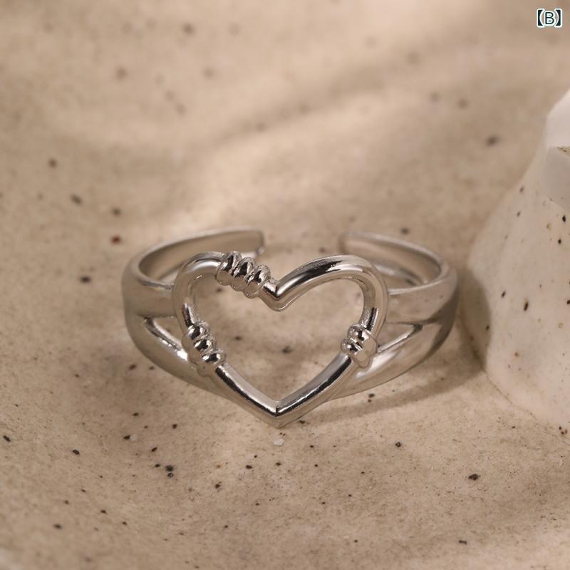 暮らしのお手伝いの指輪 メンズ レディース ユニセックス アクセサリー ジュエリー シンプル 18金 18K コーティング ステンレス ゴールド ハート型 中空 幾何学模様 幾何学的 欧米風 レトロ クラシック 重ね付け ギフト おしゃれ かっこいい ペアリング プレゼン｜アングル2