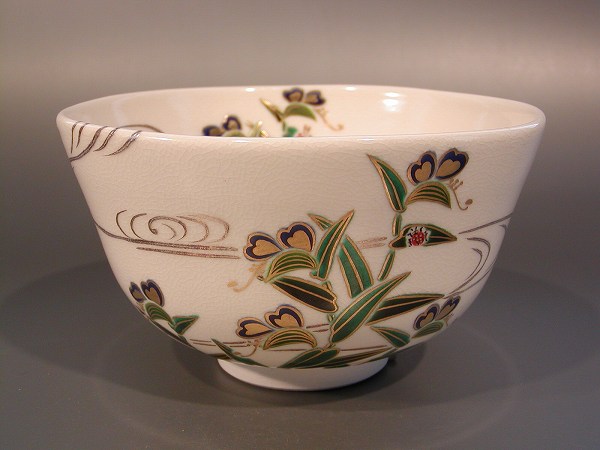 茶道具　抹茶茶碗色絵　露草に虫 画京都　相模竜泉作、桐共箱　新品。