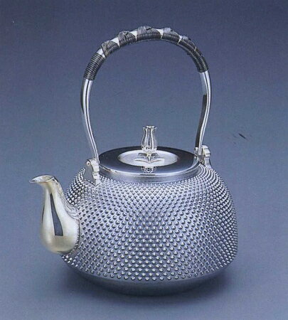 銀製茶器・茶道具純銀製　京型　霰（あられ）銀瓶大野芳光作