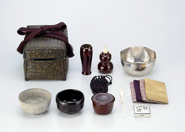 楽天市場】茶道具 茶箱(素材(美術品)漆器)(ホビー)の通販 楽天市場】茶道具 茶箱(素材(美術品)漆器)(ホビー)の通販