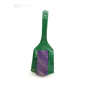 商品内容 スペシャル鳴子は、他の鳴子と比べて柄の部分が長く、細く作られているのが特徴です。 柄が長いので、大人の人でも持ちやすくなっています。 頭の部分をレギュラー鳴子より細くする事で、持ち重りが少なく、踊りの負担にならないように作られております。 カラー補足　：虹ラメ 原材料　　　：高知産ヒノキ 長さ　　　　：21cm 横幅　　　　：7cm 柄の長さ　　：11.5cm 注意事項 ※5個単位での販売です。 ※他の柄もございます。お問い合わせください。 ※繁忙期（5月〜7月頃）はお届けまでに1か月以上かかる場合がございます。