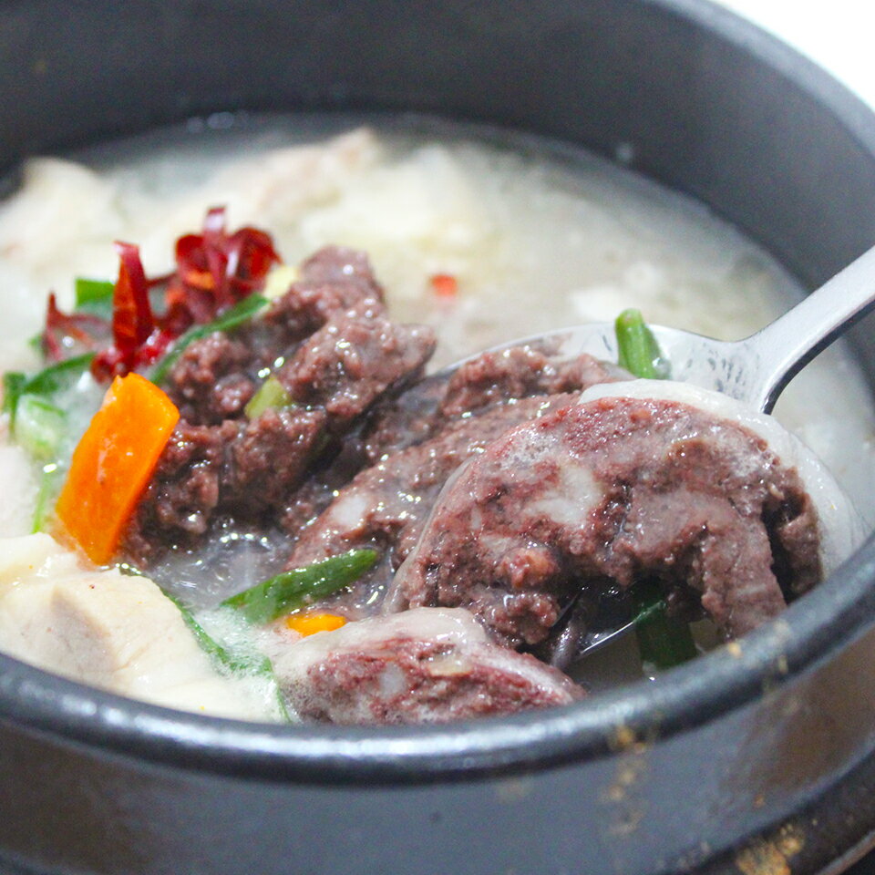 《自家製/冷凍》 済州島スンデスープ 700g 韓国スープ 韓国料理 郷土料理 令和の虎 お土産 済州島スエ使用 【済州島テールスープ楽天店】のサムネイル