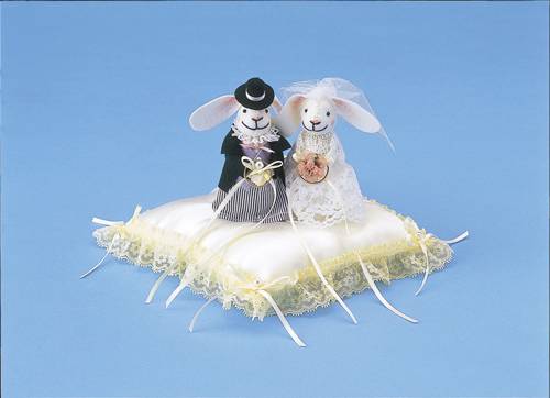 ウサギのリングピロー [RP-3 (クリーム)]　【パナミ手芸メーカー直販　タカギ繊維】