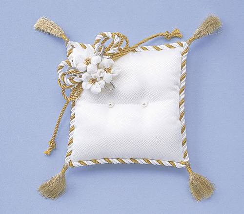お花のリングピロー [RP-5 (白/金)]　【パナミ手芸メーカー直販　タカギ繊維】