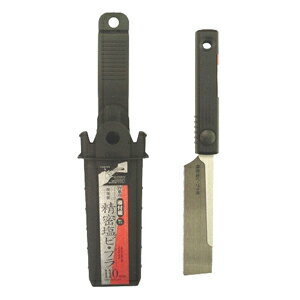 塩ビやプラスチックの切断に最適なこの鋸は、手芸やクラフトにおいても大変重宝します。刃渡り110mmのSK-5（炭素工具鋼）製の刃を採用しており、切れ味が良く、精密な作業を実現します。【商品説明】この鋸は、塩ビやプラスチックの切断に特化しており、特に手芸やクラフトの現場での使用に適しています。PPの鞘が付属しているため、持ち運びが便利で、作業現場での取り扱いも容易です。また、本体を鞘から抜き差しする際、どちら向きからでも出し入れできる設計になっており、使い勝手が非常に良いです。刃の厚さは0.3mmで、精密な切断が可能です。軽量で扱いやすく、長時間の作業でも疲れにくい設計です。【主な特徴】・持ち運びに便利なPP鞘付き・刃渡り110mmのSK-5刃で切れ味抜群・どちら向きからでも出し入れ可能な便利なデザイン・軽量で扱いやすく、長時間の作業でも快適・手芸やクラフトに最適な精密切断用鋸【商品仕様】・ブランド: 石鋸興業・JAN: 4931025006530・性能/規格: 刃渡り110mm、板厚0.3mm、刃: SK-5（炭素鋼）・サイズ: W68×H270×D44・同梱物: 本体、PP鞘