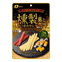 【内容量】 55g 【賞味期限】 メーカー製造日より4ケ月(未開封)です。実際にお届けする商品は、賞味期間は短くなりますのでご了承下さい。 【保存方法】 直射日光、高温多湿をおさけ下さい。 【原材料】 【粗挽きスモークサラミ】豚肉（デンマーク）、豚脂肪、粉末水あめ、食塩、香辛料、乳たん白／ソルビトール、加工でん粉、調味料（アミノ酸等）、リン酸塩（Na）、酸化防止剤（ビタミンC）、発色剤（亜硝酸Na）、（一部に乳成分・大豆・豚肉を含む） 【スモークチータラ】ナチュラルチーズ（オーストラリア製造、アメリカ製造、デンマーク製造）、魚肉すり身、植物性たん白（小麦・大豆を含む）、植物油、食塩／加工でん粉、ソルビトール、乳化剤、トレハロース、調味料（アミノ酸）、結晶セルロース、酢酸Na、グリシン 【燻製チーズ】ナチュラルチーズ（デンマーク製造、オーストラリア製造）、食塩／加工でん粉、トレハロース、乳化剤、結晶セルロース、酢酸Na、調味料（アミノ酸）、グリシン 【商品説明】 ハイボールにもピッタリ！燻製風味のおつまみの詰め合わせ 燻製風味が特長的な3種類のおつまみを詰め合わせました。 とっておきのくつろぎプレミアムアワーを演出します。