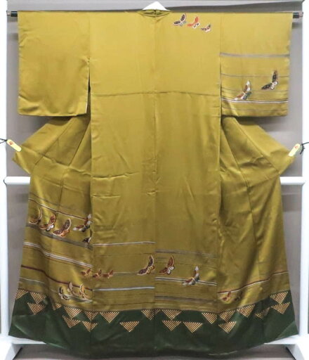 【中古】【着物】付下げ 作家物 金彩 蝶文 身丈約159.5cm 裄丈約62.5cm r7z02-140【リサイクル】宝の山 【中古】【着物】付下げ 作家物 金彩 蝶文 身丈約159.5cm 裄丈約62.5cm r7z02-140【リサイクル】宝の山