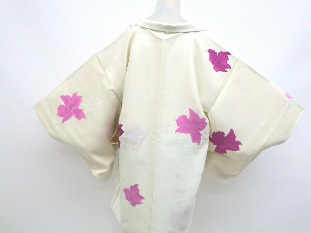 お買い物マラソンセール最大70%OFF【中古】リサイクル着物 羽織 地紋起こし 花文 紐別売り 正絹 身丈83.5cm 裄丈65cm kyo7z08-926【リサイクル】宝の山