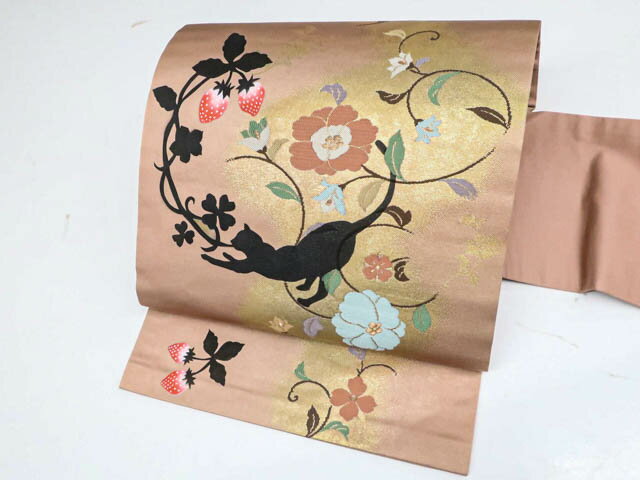 【中古】リサイクル着物 オリジナル 九寸名古屋帯 お太鼓柄 猫 苺 金糸 正絹 r7b09-146【リサイクル】宝の山