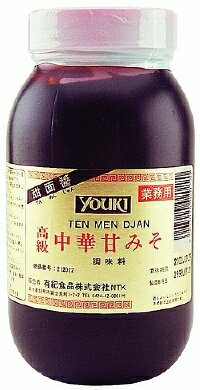 まろやかな甘みの中華甘味噌です。独特の風味と味は、料理にコクを出し、深みを与えます。 北京ダックの付けタレ、ジャージャー麺にお使いください。 品名：ユウキ食品 甜麺醤 黒あまみそ 内容量：500g 原産国：日本国産 原材料：味噌、砂糖、醤油、植物油脂、(原材料の一部に小麦、大豆を含む) 保存方法：開封後要冷蔵