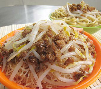 南興 新竹 肉燥米粉60g／袋麺【肉そぼろ入りビーフン】台湾ラーメンご当地ラーメンスープの素付・インスタントラーメン