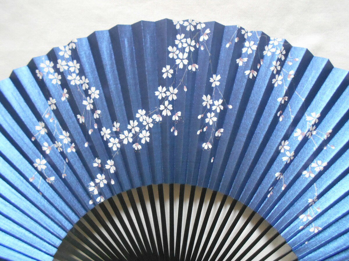 桜（紺）国産、高島扇骨使用、近江扇子、紙扇子、香り付き