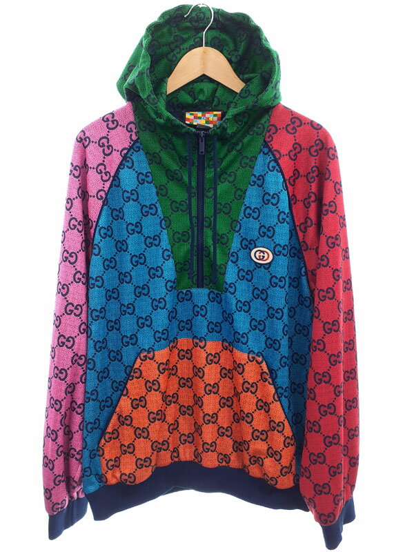 【GUCCI】グッチ『GGテクニカルジャー ハーフジップ プルオーバーパーカー マルチカラー sizeL』661175 XJDLR メンズ 1週間保証【中古】 名　称 GGテクニカルジャー ハーフジップ プルオーバーパーカー マルチカラー sizeL 型　番 661175 XJDLR タイプ メンズ カラー マルチカラー 種　類 プルオーバーパーカー 材　質 ポリエステル55%、コットン45% サイズ サイズ表記：L 平置き(実寸)約 身幅65cm 丈73.5cm 裄丈94cm ※背面を採寸しています ※多少の誤差がある可能性があります 付属品 本体のみ(付属品なし) 保証期間 1週間保証 ランク AB品 状　態 首元フード内側や袖先や袖口リブ部分にスレ、フードの紐にやや毛羽立ちがあり、全体的に若干の着用感がある商品です。 品質表示タグにスレ、キズ、印字移りが見られます。 タグに「株式会社 ケリングジャパングッチディビジョン」の記載あり。 【イタリア製】