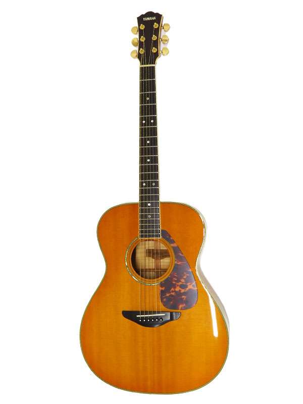 【YAMAHA】ヤマハ『アコースティックギター』LS03FM LTD 1週間保証【中古】 名　称 アコースティックギター 型　番 LS03FM LTD 種　類 アコースティックギター 材　質 ボディトップ：スプルース単板 サイドバック：フレイムメイプル ネック：マホガニー フィンガーボード：ローズウッド 重　量 約2.05kg ギャランティー なし 付属品 オリジナルハードケース 保証期間 1週間保証 ランク AB品 状　態 【ネック】：ストレート 【フレット】：残り7割程度 【ロッド】：余裕あり 【ナット幅】：約43.1mm ・ボディなどに小傷、スレが見られます。 ・付属ハードケースに汚れ、傷みが見られます。 弦高は12フレット上で、6弦側が約2.3mm、1弦側が約2.0mmです。 専門の工房にて、フレットのすり合わせ、ナット交換、ネックのセットアップを含むメンテナンス済みで、 プレイヤーズコンディションには特に目立った問題はありません。