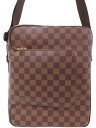 【LOUIS VUITTON】ルイヴィトン『ダミエ オラフMM』N41441 メンズ レディース ショルダーバッグ 1週間保証【中古】 名　称 ダミエ オラフMM 型　番 N41441 タイプ ユニセックス カラー 【外側】エベヌ【内側】オレンジ系 種　類 ショルダーバッグ 材　質 ダミエ・キャンバス サイズ 横：約26.5cm 高さ：約32cm マチ：約10.5cm ショルダー：最大約153cm(取り外し不可) 外ポケット2、内ポケット1 付属品 本体のみ(付属品なし) ※パドロック・カギ欠品 保証期間 1週間保証 ランク AB品 状　態 使用感やダメージは見られますが全体的に状態の良い中古商品です。 【外側】 角にスレ、やや型崩れが見られます。 【内側】 目立ったスレ・汚れは見られません。 【その他】 金具にメッキ剥がれが見られます。 製造番号：CA0015 最新のルイヴィトン製品には一部製造番号（シリアル刻印）がないものが存在します。 2020-21年頃からルイヴィトンの店頭でも徐々に、製造番号のないRFID（ICチップ）入りの製品が販売されており、製造番号の刻印が確認できない場合がございます。