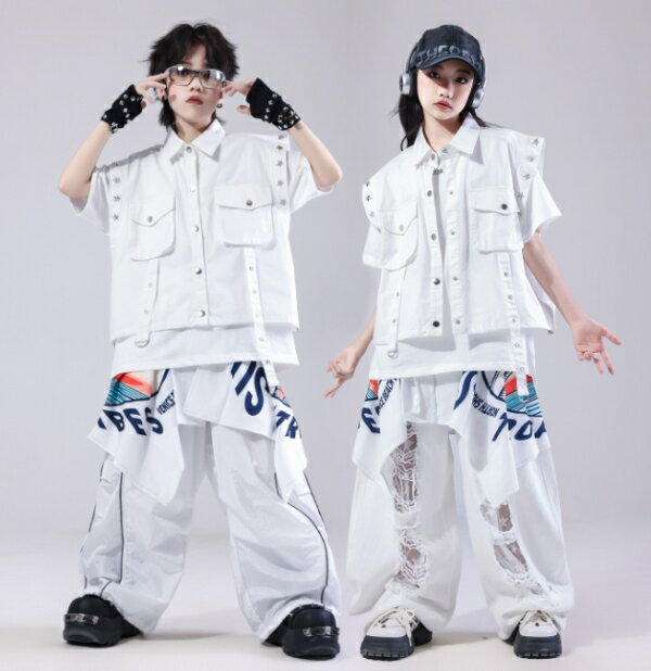 乐天商城 - 黒 デニム 赤 男の子 ロックダンス スタッズアーム ダンス衣装 ヒップホップ セットアップ キッズ チア 子供服　ジュニア トップス チェック柄 パンツ k-pop 衣装 jazz hiphop キッズ ファッション 練習着 おしゃれ 男の子 ガールズ 上下セット ジュニア 　男女兼用