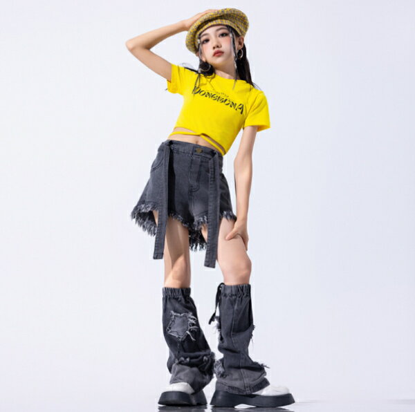 乐天商城 - グレー 黄 デニム　ベレー帽子 ステージ衣装 キッズ ダンス衣装 ヒップホップ 女の子 ジャズダンス セットアップ チア 子供服 ヘソ出し トップス パンツ k-pop 衣装 jazz hiphop ファッション 練習着 ガールズ 上下セット ジュニア K-POP 韓国 ダンスウェア 団体演出
