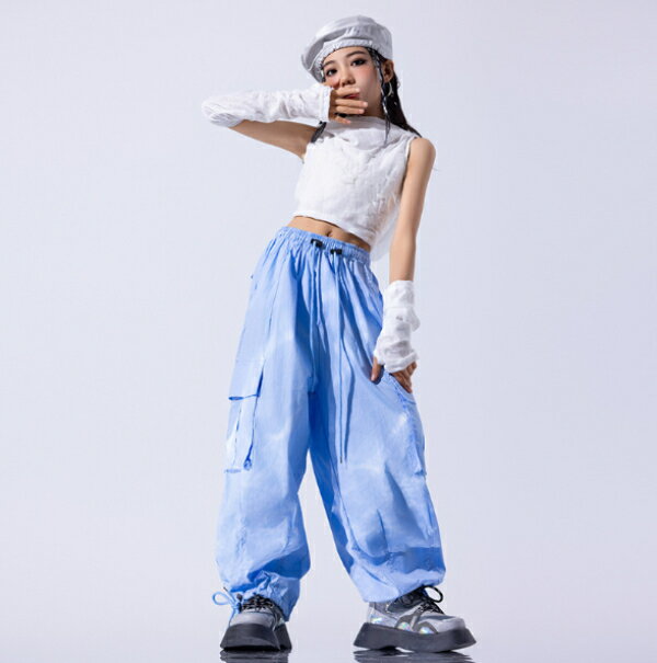 乐天商城 - 白 ホワイト 青 ブルー フード付きタンクトップ カーゴパンツ キッズ ダンス衣装 ヒップホップ 女の子 ジャズダンス セットアップ 子供服 ヘソ出し トップス k-pop 衣装 jazz hiphopファッション 練習着 おしゃれ ガールズ 上下セット ジュニア K-POP 韓国 ダンスウェア