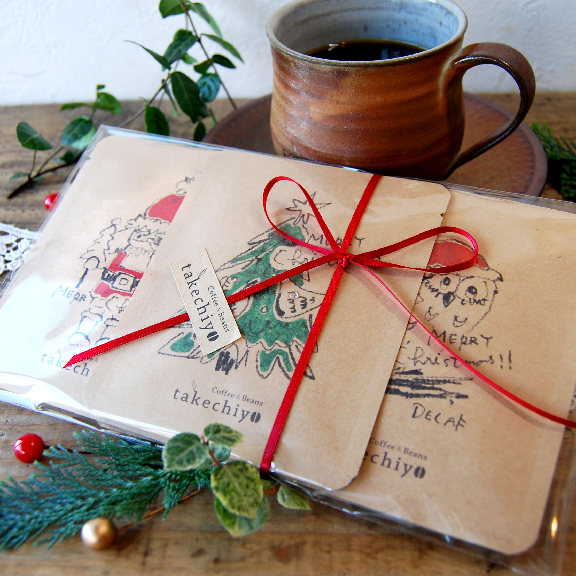 クリスマス限定 ディカフェドリップパック6個入【カフェインレスコーヒー】【デカフェ 珈琲 コーヒー ドリップ ギフト 自家焙煎 出産祝い 内祝い お祝い プチギフト プレゼント ラッピング込 お返し タケチヨ ドリップバッグ ドリップコーヒー 】のサムネイル
