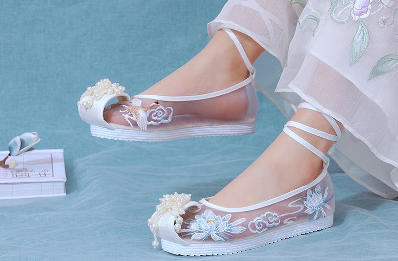 新品シューズ新品夏レディースシューズ チャイナ靴手作り北京布靴痛くない カジュアル シューズ 太極拳 オシャレ メイドコスプレ 女の子 フォーマル 花刺繍柄 ミュール 婦人靴フラットシューズ 漢服靴網状通気母のプレゼントハイヒール復古風メッシュ刺繍靴