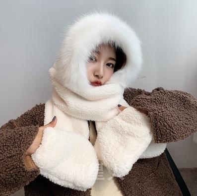 秋冬新品超可愛いレディース女性用キュート帽子 大きめ大人 ギフト おすすめ かわいい 耳覆いフード付きマフラー 保温 襟巻き帽子 ふわふわ 暖かい 耳保護フード付きスカーフ 手袋 学生お誕生日プレゼント女の子