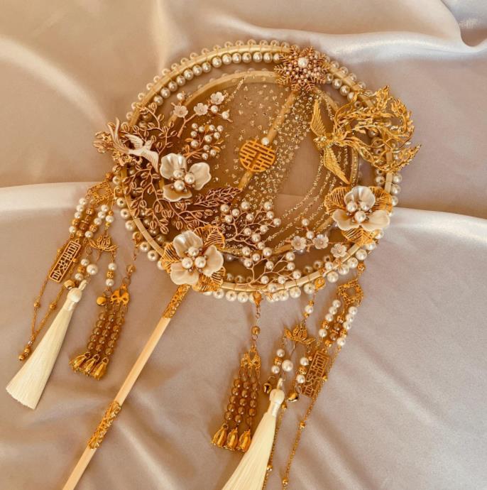 結婚喜扇秀禾扇中国式結婚式赤 シャンパン色花嫁扇子お嬢様風ハロウィン扇子団扇コスプレ 可愛いお姫様夏暑い涼しい雑貨手作り扇宮殿扇子古典舞踊扇子 ふあふあファー きれい片面飾り扇子せんす漢服古風扇子踊りダンス扇子宮扇手持ち破雲扇工芸扇長柄ハイエンドプレゼント