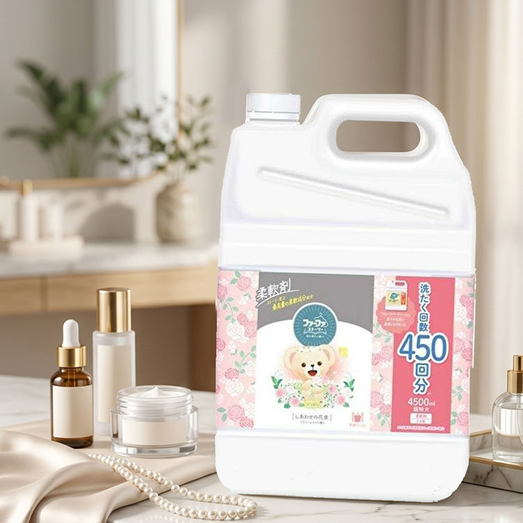 ファーファ ストーリー 柔軟剤 しあわせの花束｜4.5L 約450回分 超特大 4500ml 業務用 大容量 まとめ買い 詰替え 日本製 家族に優しい フローラルソープの香り 部屋干しOK 花粉対策 静電気防止 柔らか仕上げ かわいい