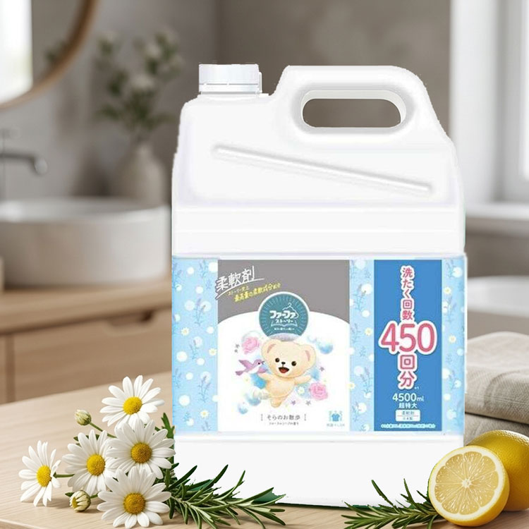 ファーファ ストーリー 柔軟剤 そらのお散歩｜4.5L 約450回分 超特大 4500ml 業務用 大容量 まとめ買い 詰替え 日本製 家族に優しい フローラルソープの香り 部屋干しOK 花粉対策 静電気防止 柔らか仕上げ かわいい