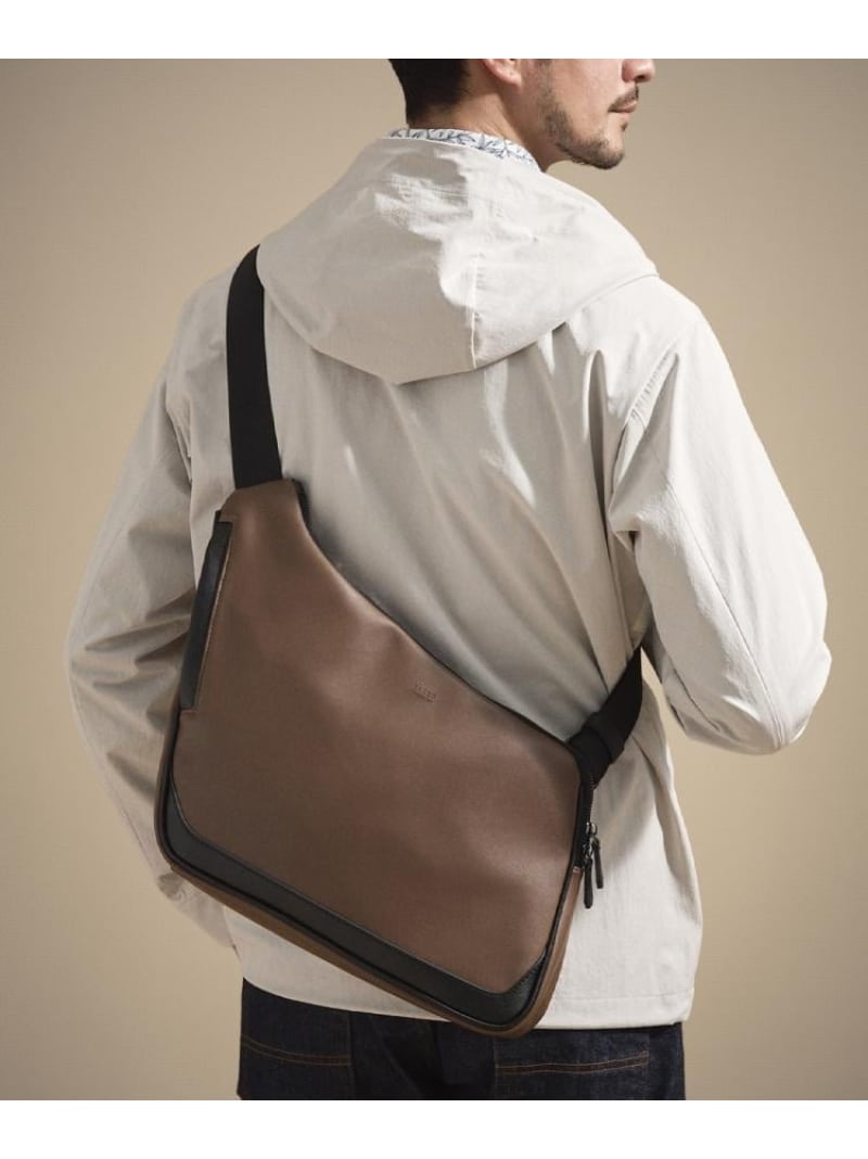 【SALE／45%OFF】【ペットボトル,ガジェット収納】エディターズショルダーバッグ TAKEO KIKUCHI タケオキクチ バッグ ショルダーバッグ ホワイト ブラック【RBA_E】【送料無料】[Rakuten Fashion] takeokikuchi-10002185 TAKEO KIKUCHI サンプル画像3