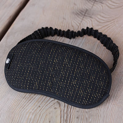 【国産】竹炭アイマスク 竹炭使用 肌にやさしい アイピロー 睡眠 安眠 不眠症 熟睡 就寝 寝る 眠れる 寝る時 寝るとき ぐっすり 目隠し 携帯 旅行 夜行バ...