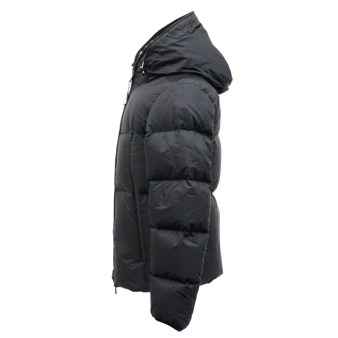 MONCLER MONTCLA モンクレール モンクラ メンズ ダウンジャケット 1B56900 C0300 ブラック BLACK 黒 フード付き ロゴ 刺繍 アウター ブルゾン ナイロン