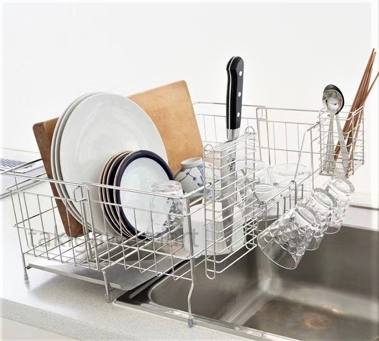 超人気 水切りラック 水切りかご シンクサイド スライド 調整可能 ステンレス シンクに渡す 箸置き付き..