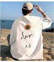 ロゴ Tシャツ 7色 半袖 トップス カットソー 花柄 フラワー ひまわり カラフル 大きいサイズ ビッグ ダンス 衣装 ヒップホップ HIPHOP レディース メンズ ガールズ ストリート 個性的 奇抜 お揃い バックプリント 白 黒 オレンジ ピンク 青 緑
