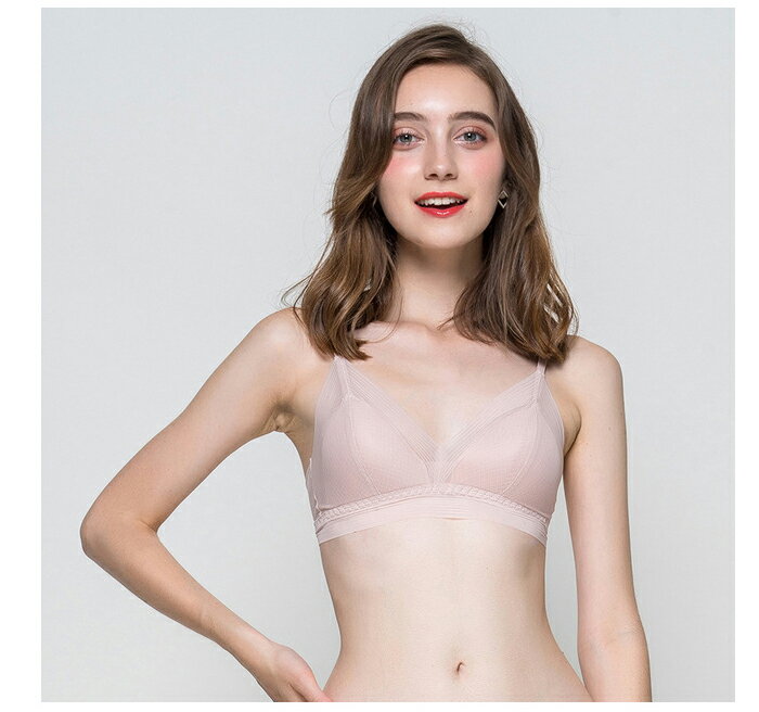 【送料無料】シルクブラジャー 痛くない 集め レディース うすぎぬ ワイヤレスブラジャー ノンワイヤー レディース下着 森ガール系 無地 スッキリ フィット 優雅 通気性