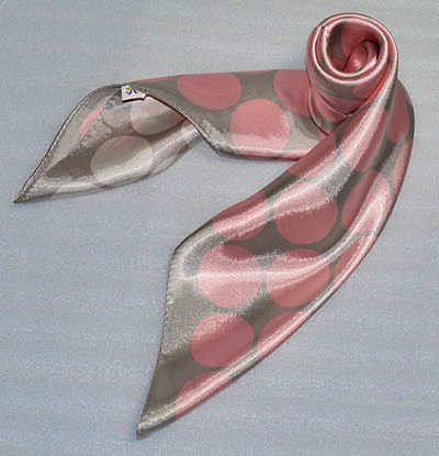 カラフル艶やかなシルク調スカーフ シルクロードの起点【西安】からの贈り物 美品激安 60角企業制服スカーフ