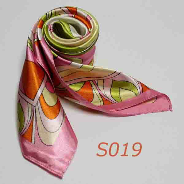 カラフル艶やかなシルク調スカーフ シルクロードの起点【西安】からの贈り物 美品激安 60角企業制服スカーフ