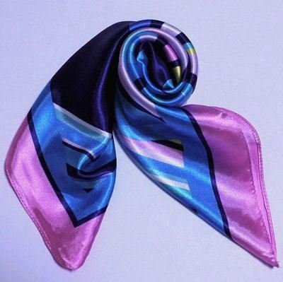 カラフル艶やかなシルク調スカーフ シルクロードの起点【西安】からの贈り物 美品激安 60角企業制服スカーフ
