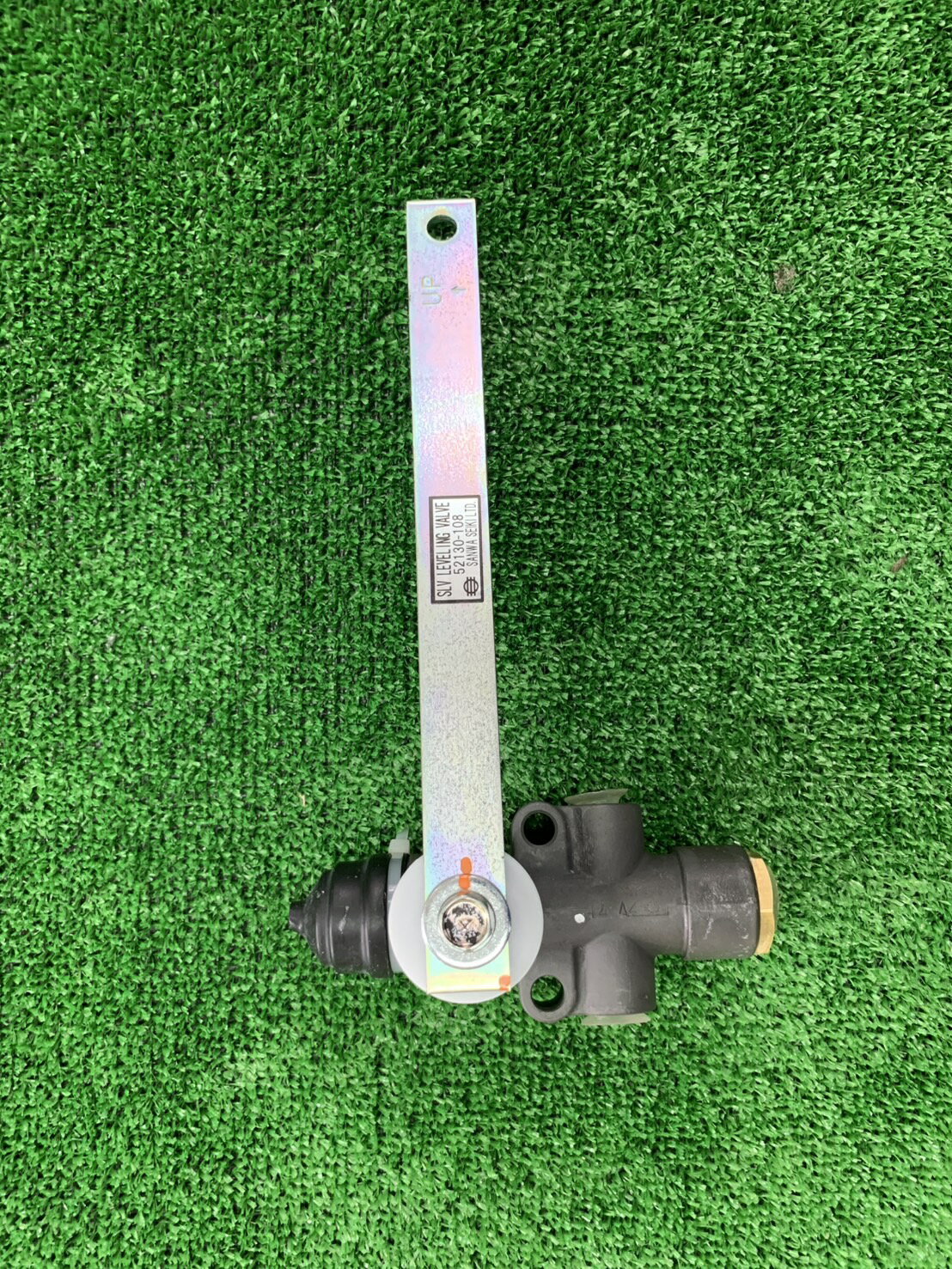 レベリングバルブ 新品 いすゞ バス用 スーパークルーザー エルガ LV781R 1-52130-108-0 1523010002 三輪精機新品対応